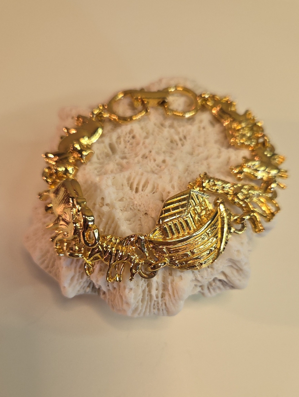 Premier Designs Noah's Arc Bracelet Godtone 6.5"
